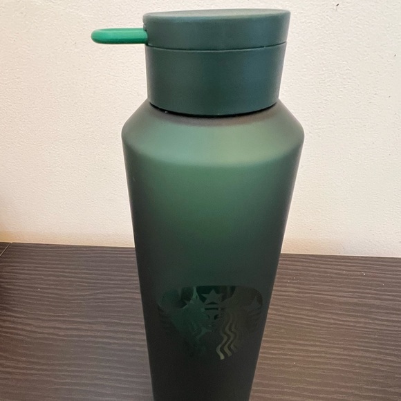*NEW AND UNUSED* Starbucks 24oz reusable green cup - Picture 2 of 2
